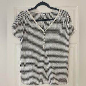 Old Navy Short Sleeve V-Neck Tee